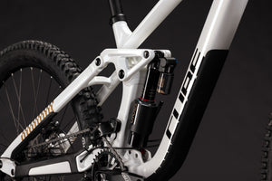 CUBE TWO15 RACE POWDERGOLD´N´BLACK