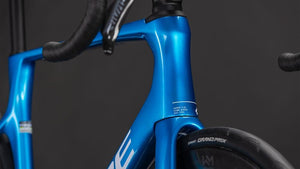 CUBE AGREE C:62 EX TOPASBLUE´N´WHITE