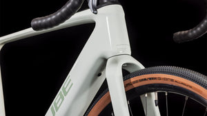 CUBE NUROAD HYBRID C:62 RACE 400X DESERTSTONE´N´GREEN