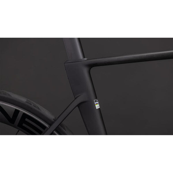 CUBE LITENING AIR C:68X RACE BLACKLINE